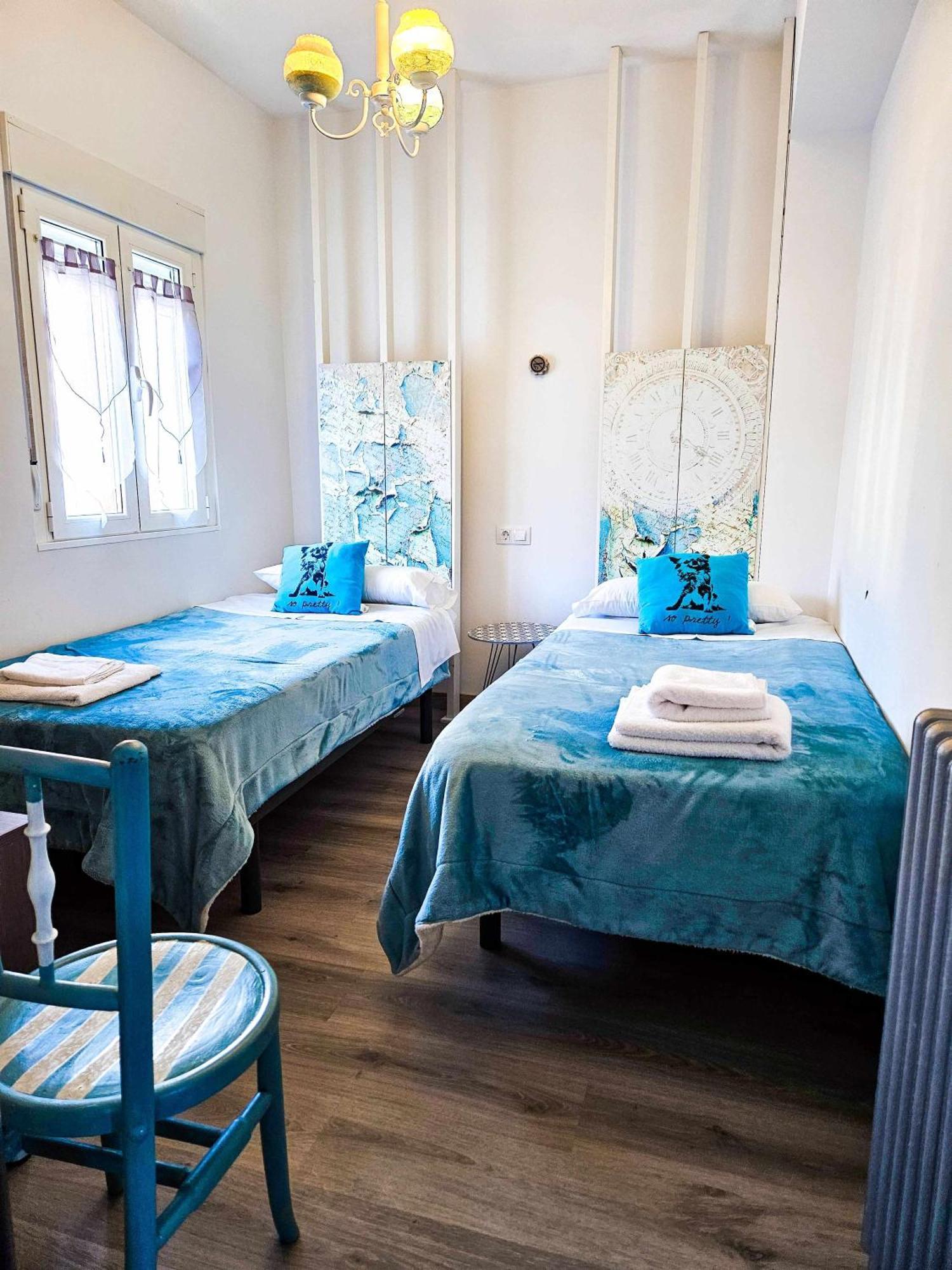 Oak House Oakplacescom Holiday home Leon